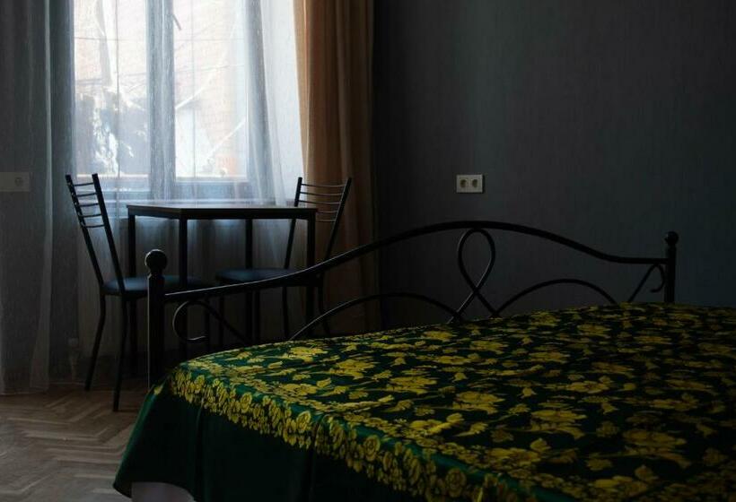 اتاق استاندارد با بالکن, Sunflower