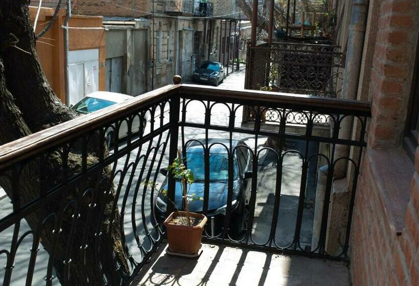 اتاق استاندارد با بالکن, Sunflower