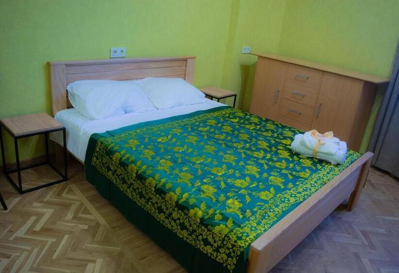 اتاق کلاسیک سه تخته, Sunflower