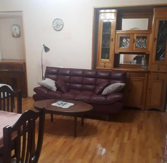 استودیوی لوکس, Sunflower