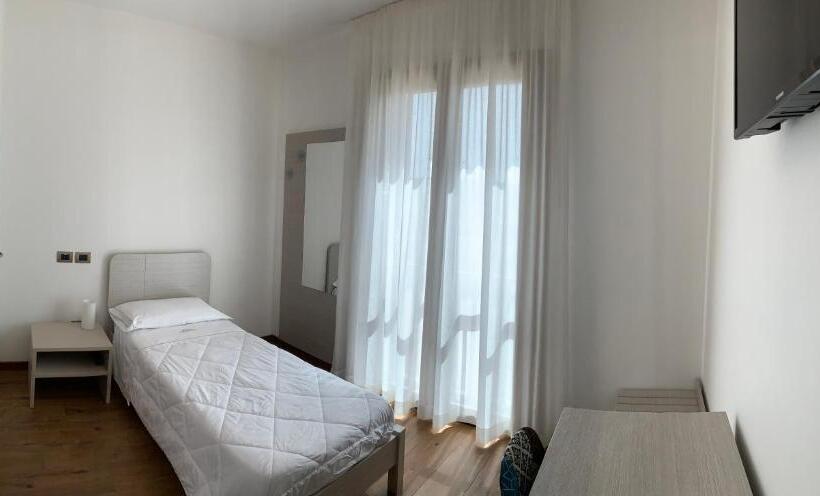 غرفة قياسية فردية, Locanda L'officina