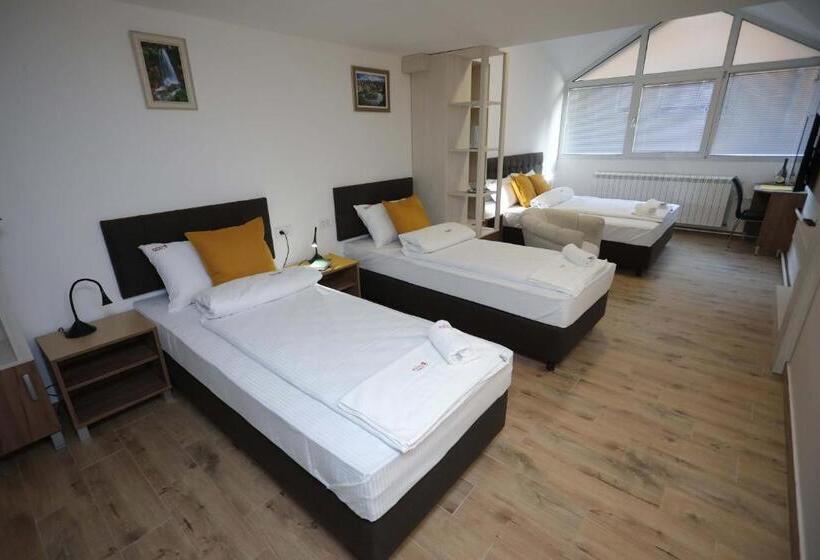 اتاق استاندارد چهار تخته, Palace Megdan