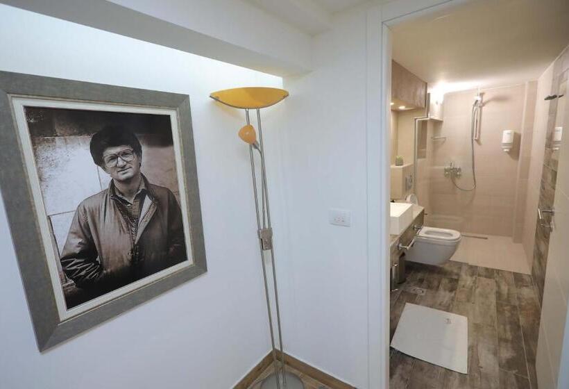 اتاق استاندارد چهار تخته, Palace Megdan