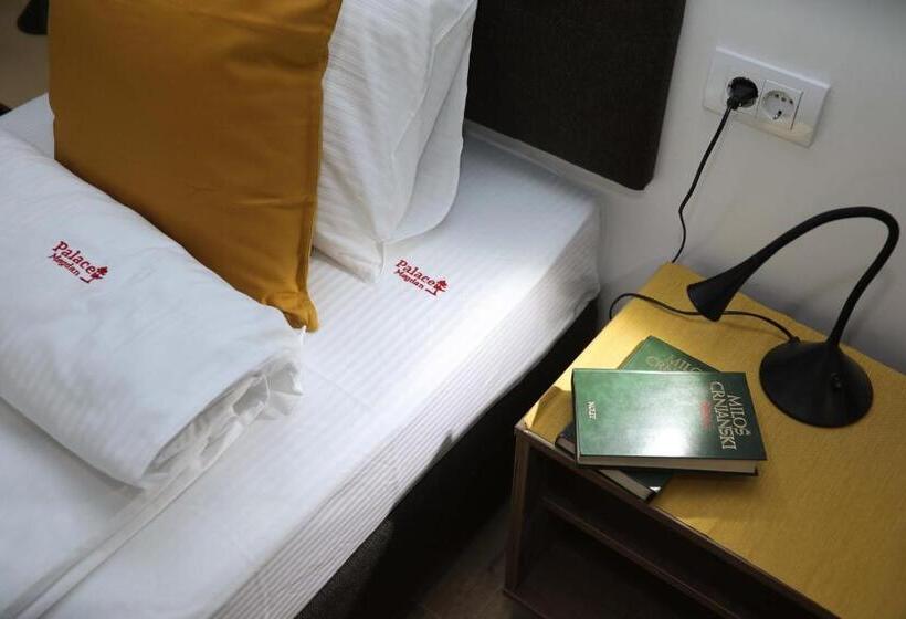 اتاق استاندارد چهار تخته, Palace Megdan