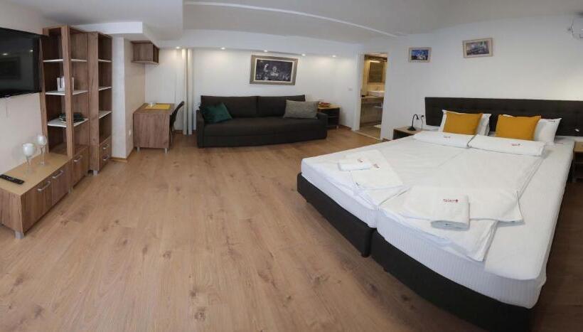 اتاق استاندارد سه نفره, Palace Megdan