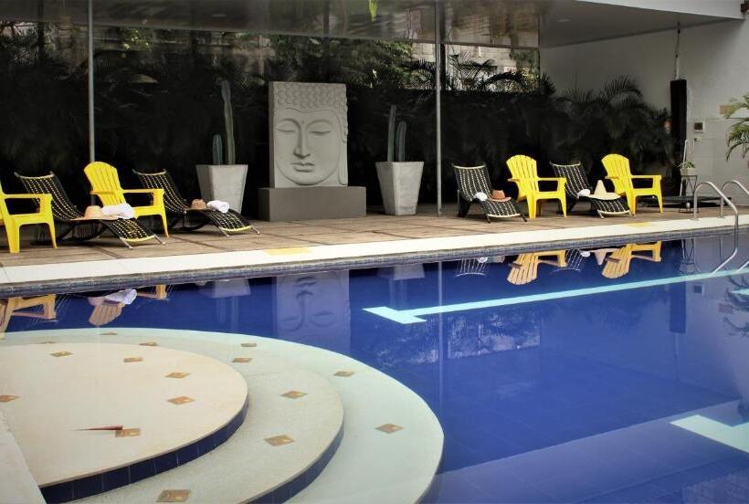 Quarto Estandar, Boutique Budapez