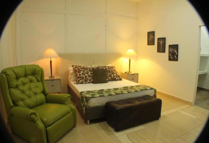 Quarto Superior, Boutique Budapez