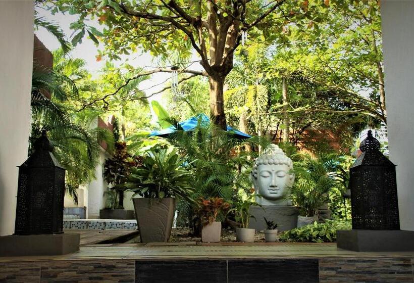 Семейный Номер, Boutique Budapez