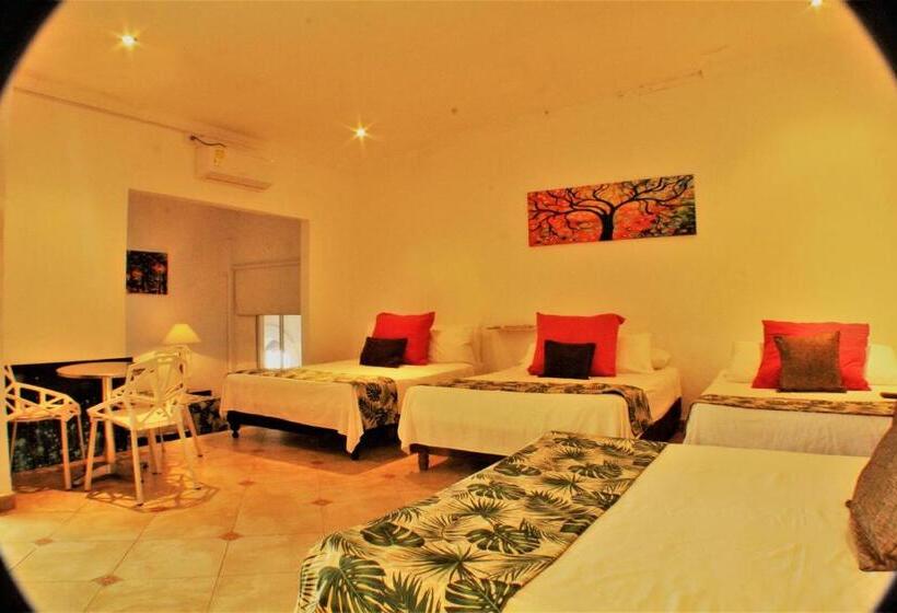 Семейный Номер Вид на Сад, Boutique Budapez