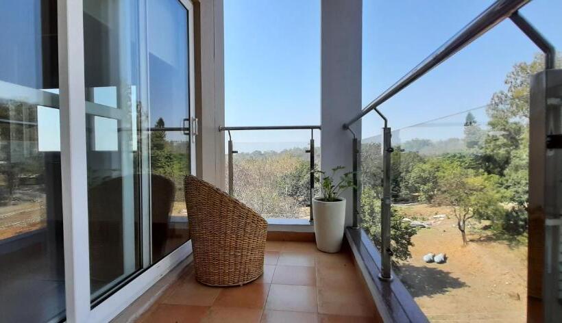 חדר סטנדרט עם מרפסת, Golden Healing Journeys Homestay