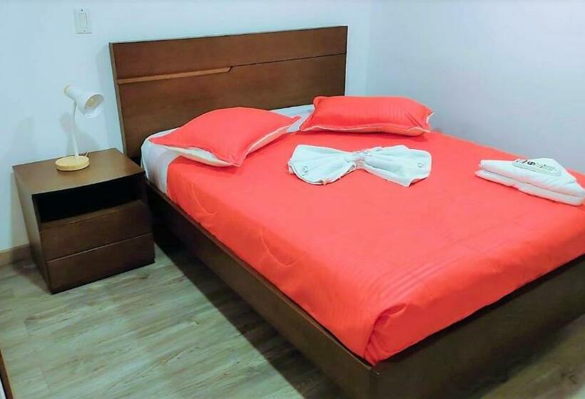 标准单人间, Kristal Ferial