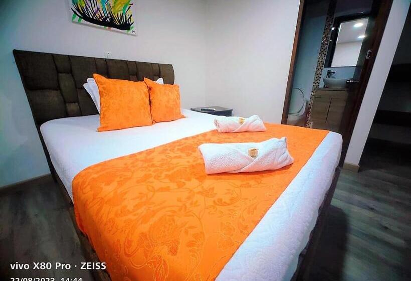 标准单人间, Kristal Ferial