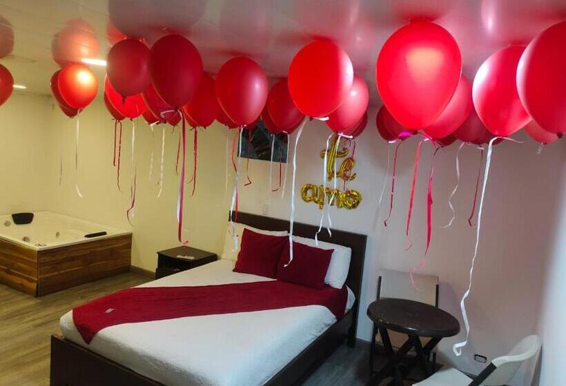 家庭间, Kristal Ferial