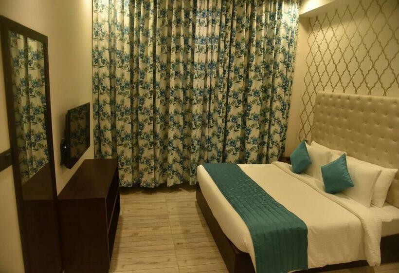 스탠다드 룸 킹사이즈 침대, The Orchid Hotel Shimla