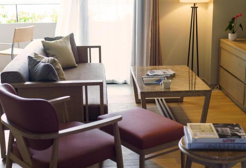 חדר פרמיום נוף לים, Mb Gallery Chatan By The Terrace Hotels