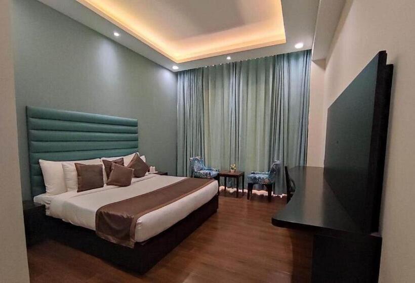 اتاق لوکس با تخت بزرگ, The Orchid Hotel Shimla