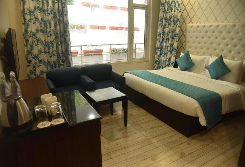 اتاق لوکس با تخت بزرگ, The Orchid Hotel Shimla