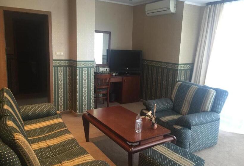 جناح, Chateau Montagne Hotel Troyan