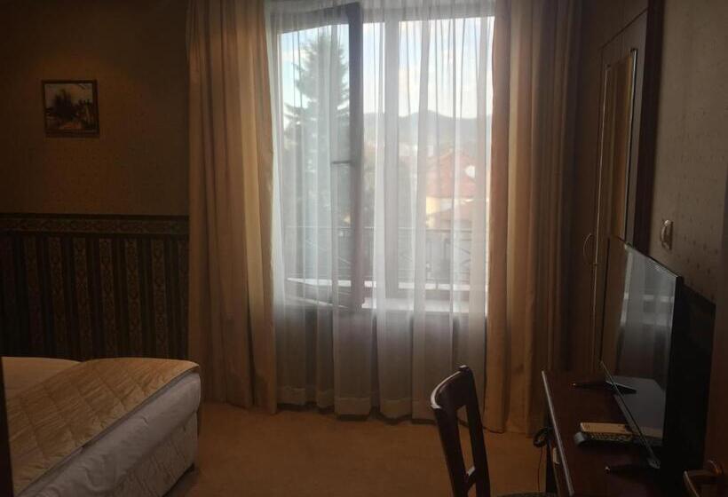 جناح, Chateau Montagne Hotel Troyan