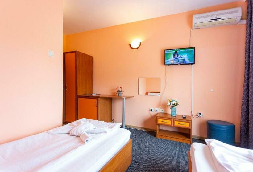 Номер Стандарт, Family Hotel Jemelly