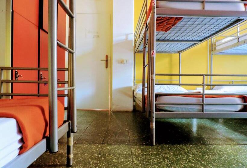 تختخواب در اتاق مشترک, Feetup Home Backpackers Valencia