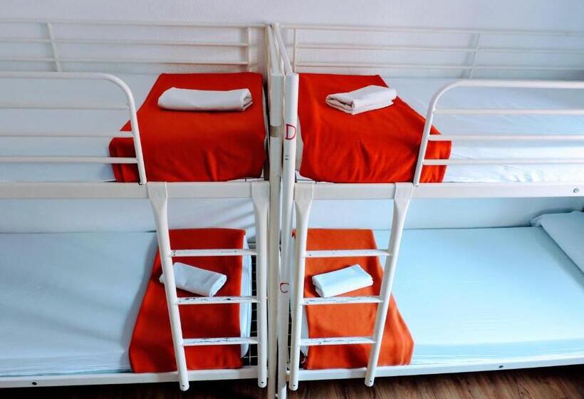 سرير فى غرفة مشتركه, Feetup Home Backpackers Valencia