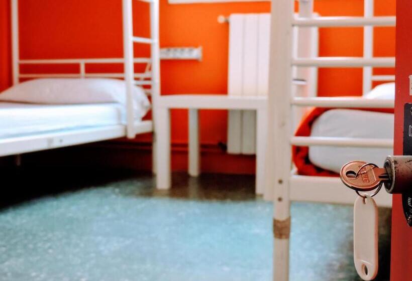 تختخواب در اتاق مشترک, Feetup Home Backpackers Valencia