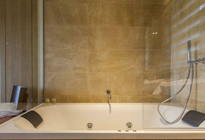 スーペリアールーム, A Maquia