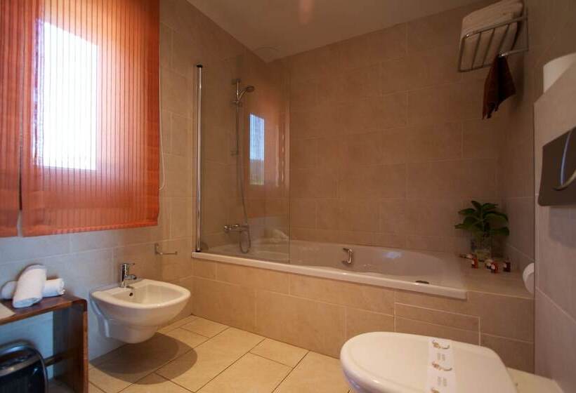 スーペリアールーム, A Maquia