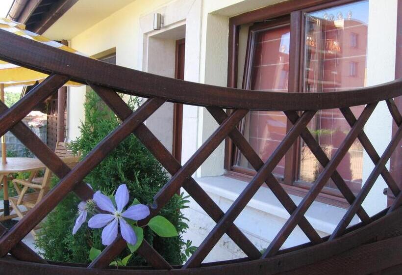 １ベッドルームアパートメント, Asti Art