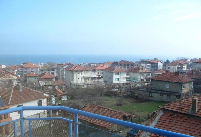 Семейный Номер Вид на Море, Family Hotel Jemelly