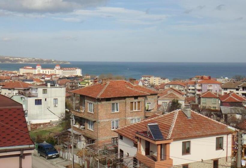 Семейный Номер Вид на Море, Family Hotel Jemelly