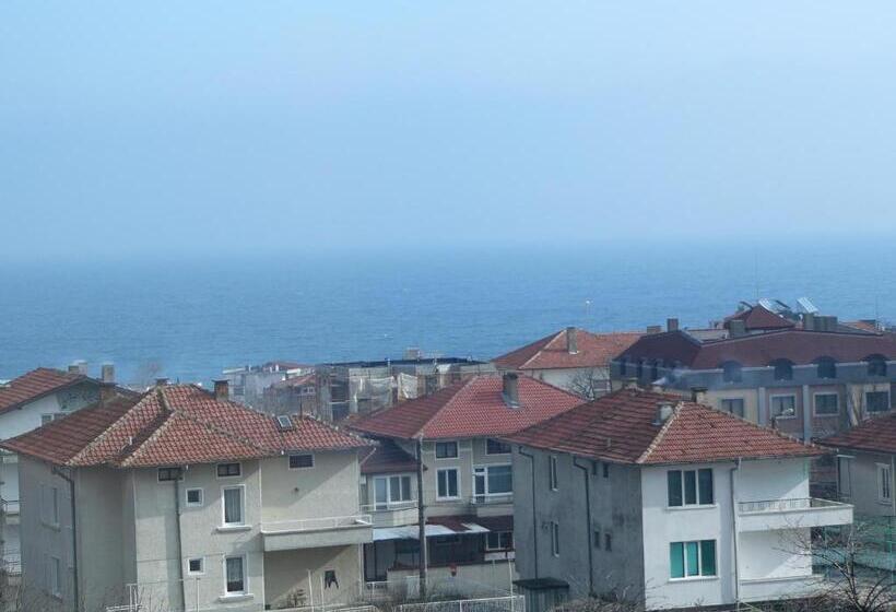 Семейный Номер Вид на Море, Family Hotel Jemelly