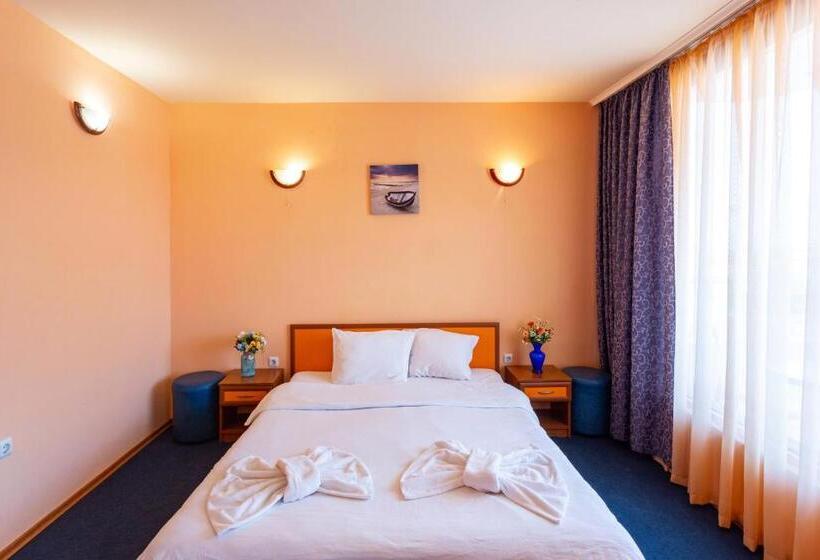 Семейный Номер Вид на Море, Family Hotel Jemelly