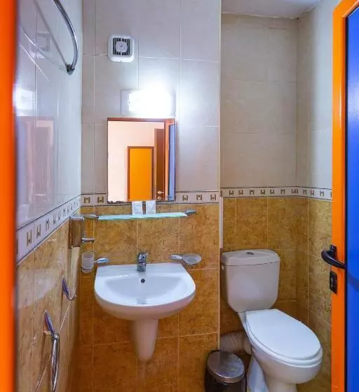 اتاق اکونومی, Family Hotel Jemelly