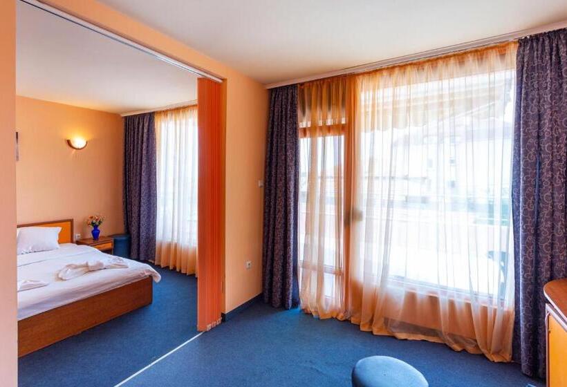 Семейный Номер Вид на Море, Family Hotel Jemelly