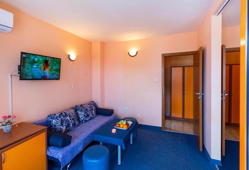 Семейный Номер Вид на Море, Family Hotel Jemelly