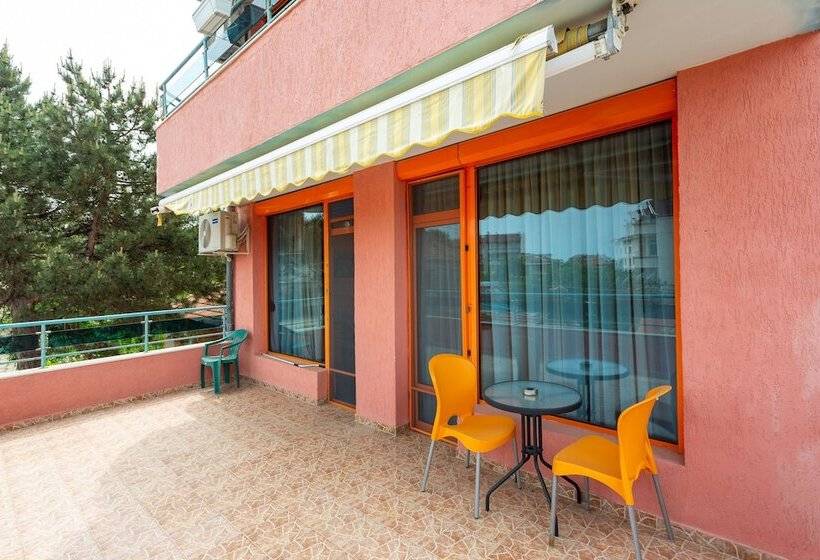 Семейный Номер Вид на Море, Family Hotel Jemelly