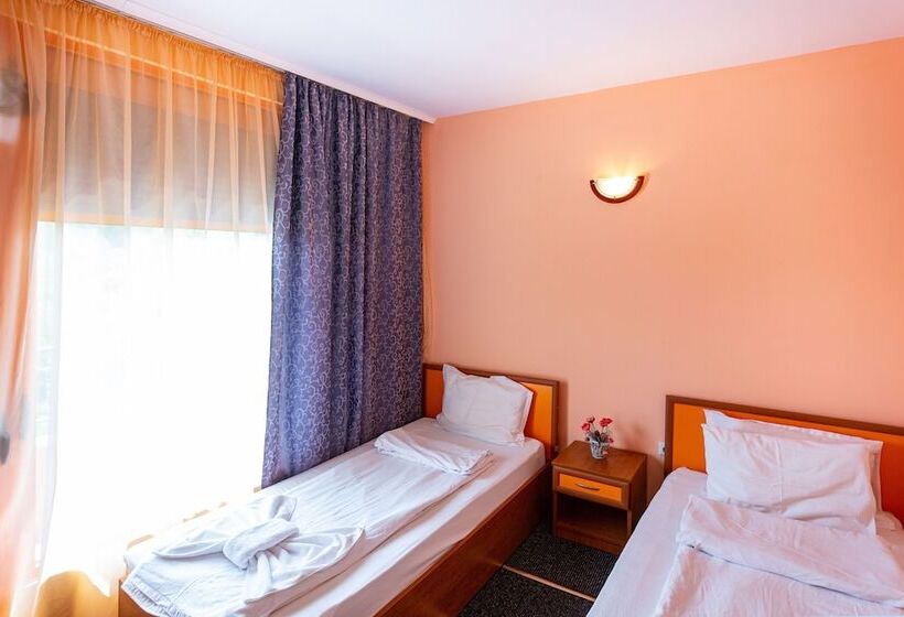 Номер Стандарт, Family Hotel Jemelly