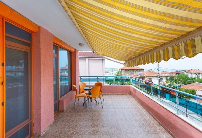 Семейный Номер Вид на Море, Family Hotel Jemelly