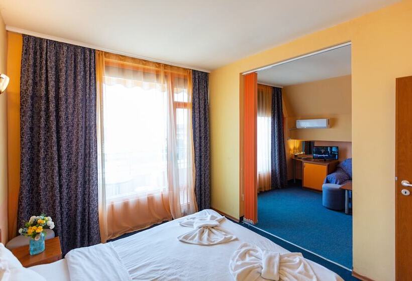 Семейный Номер Вид на Море, Family Hotel Jemelly