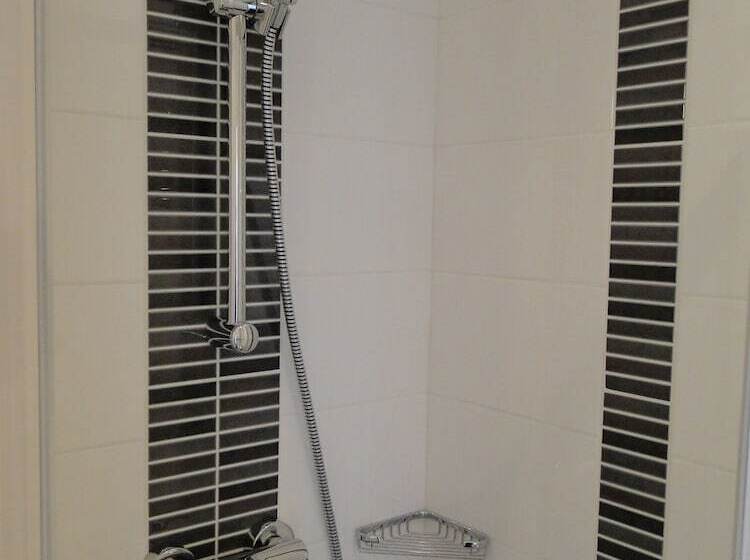 스탠다드 싱글 룸, Malon