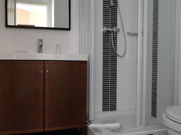 스탠다드 싱글 룸, Malon