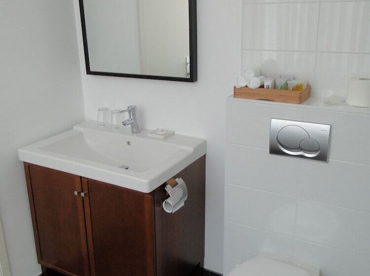 스탠다드 룸, Malon