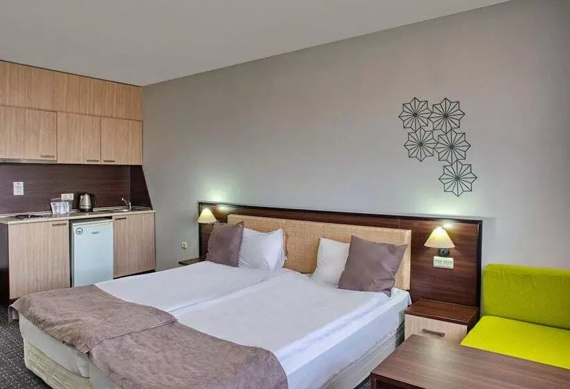 スタンダードスタジオ, Mpm Hotel Guinness