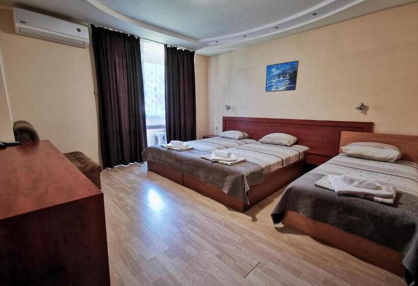 Номер Стандарт Трехместный, Paris Relax Zone