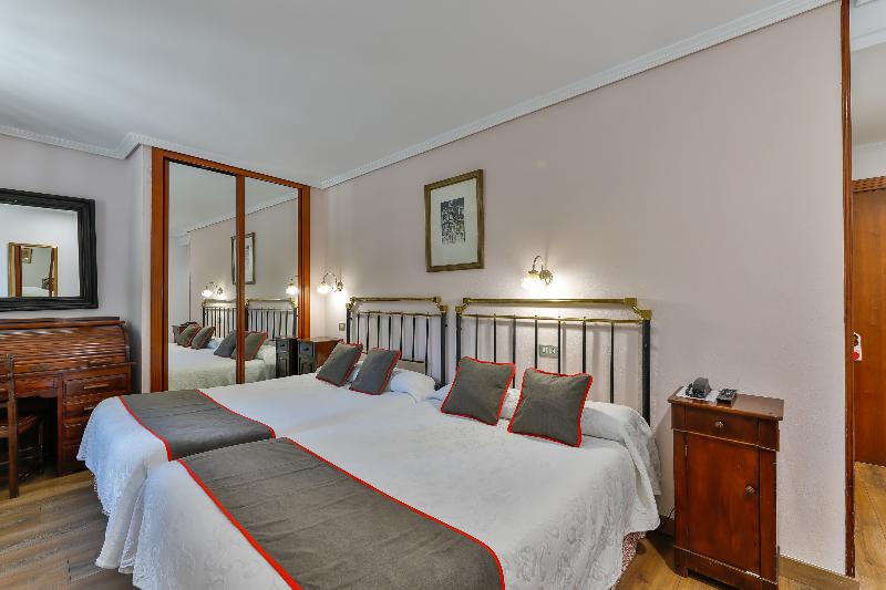 اتاق خانوادگی, Santillana