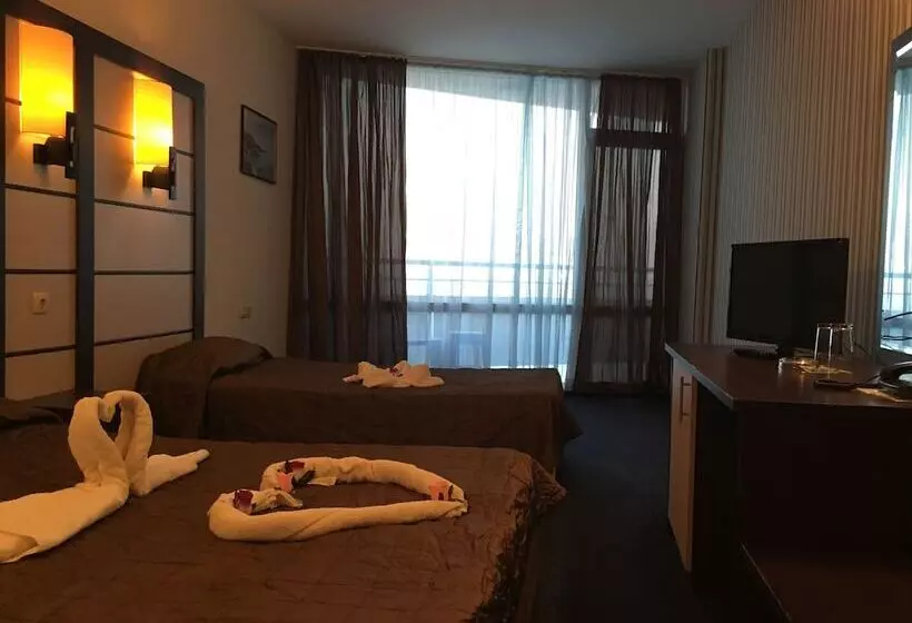 デラックスルーム, Sunny Bay Pomorie