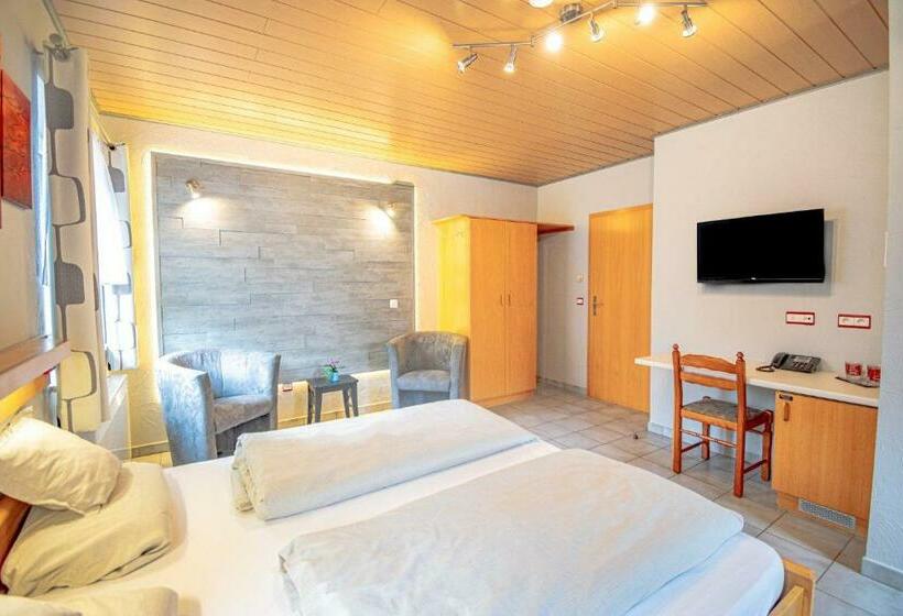 غرفة قياسية ثلاثية, Ulftaler Schenke