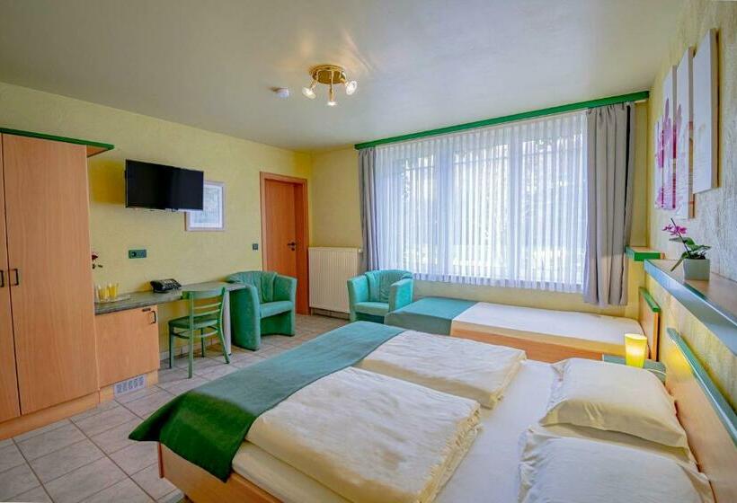 غرفة قياسية ثلاثية, Ulftaler Schenke